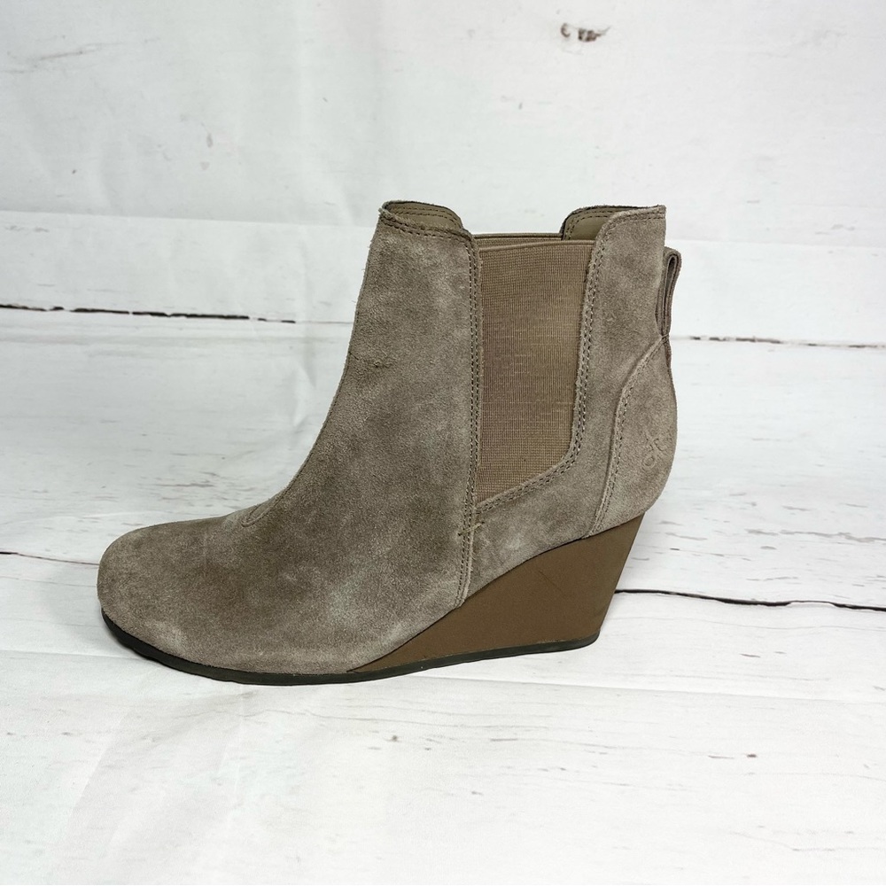 OTBT Boots Women’s Size 8.5M Gray Dodge Suede Wedge Ankle Booties